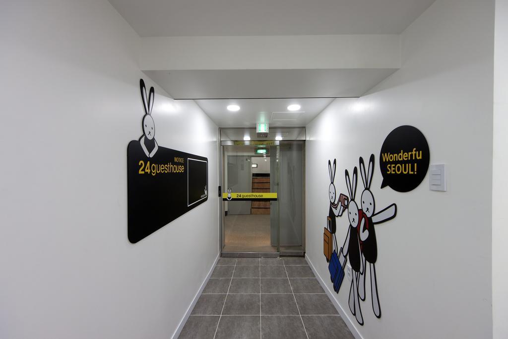 24 Guesthouse Myeongdong Town Сеул Екстер'єр фото