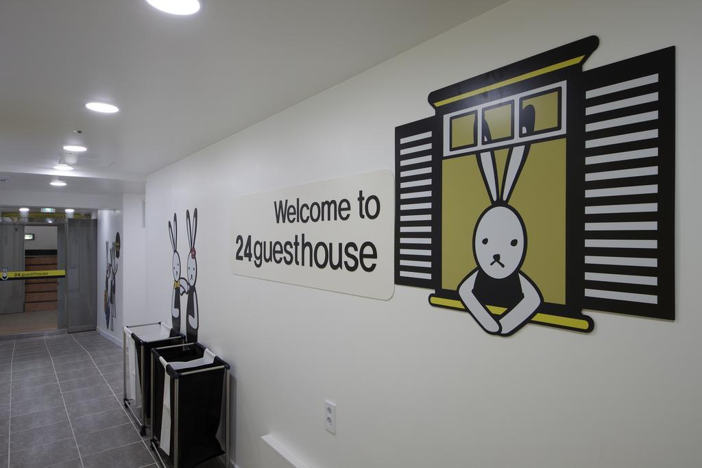 24 Guesthouse Myeongdong Town Сеул Екстер'єр фото