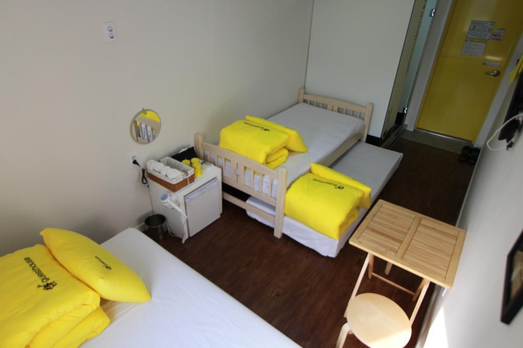 24 Guesthouse Myeongdong Town Сеул Номер фото